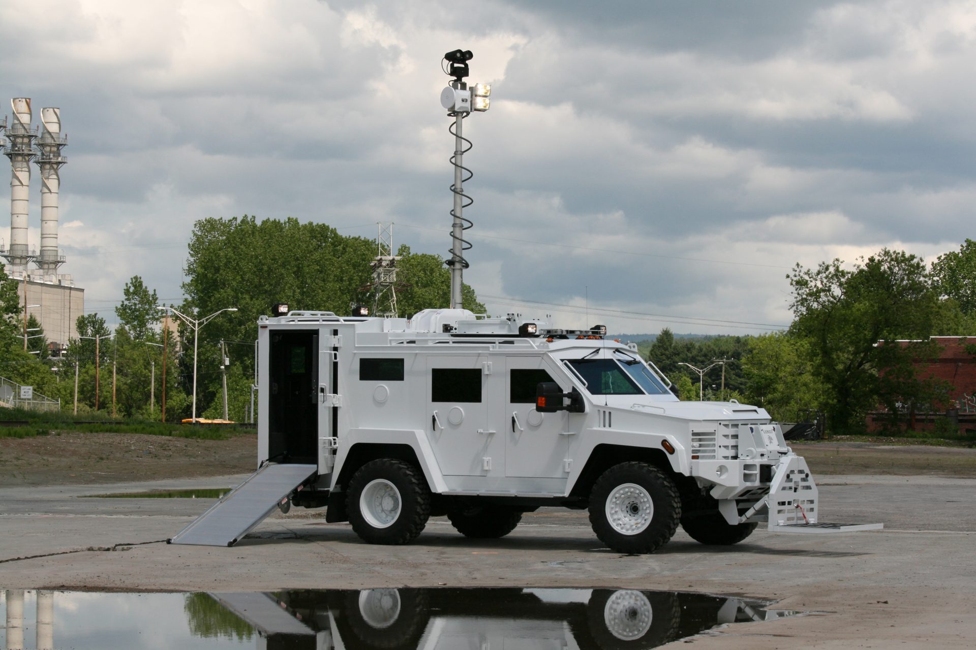 Two California Sheriff’s Departments tap Lenco Armored Vehicles for explosive ordnance disposal (EOD) vehicles